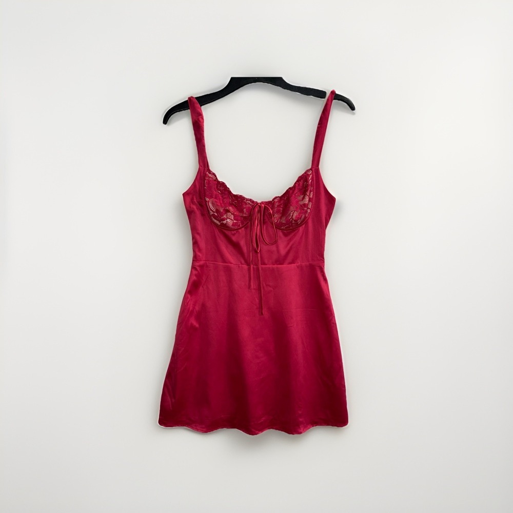 NWT  That's So Fetch Amalfi Dress Red Women's Size US 6‎  Satin Lace Mini Party